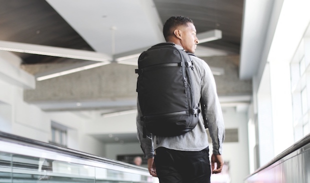 Passenger's 'Genius' Solution for Avoiding Airport Luggage Mix-Ups Praised
